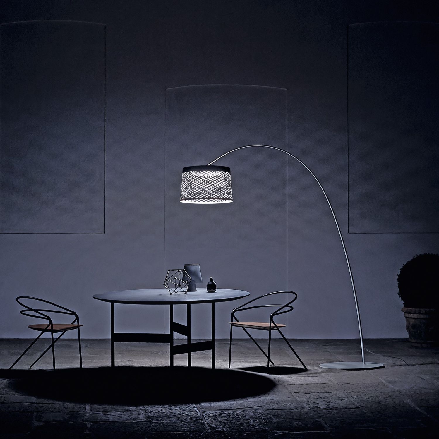 Twiggy Grid outdoor Bogenleuchte von Foscarini