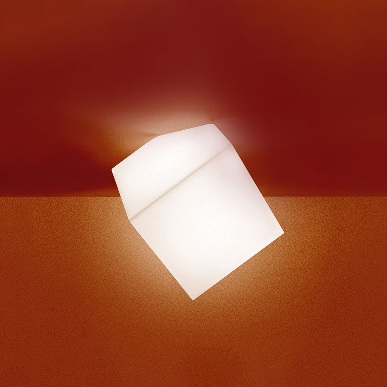 Decken- und Wandleuchte EDGE von Artemide