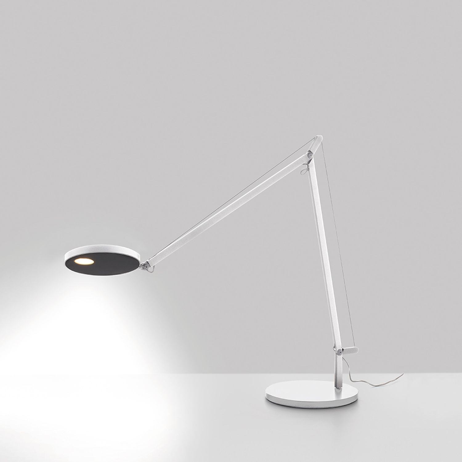 DEMETRA Tisch/Wandleuchte (body/shade) von Artemide
