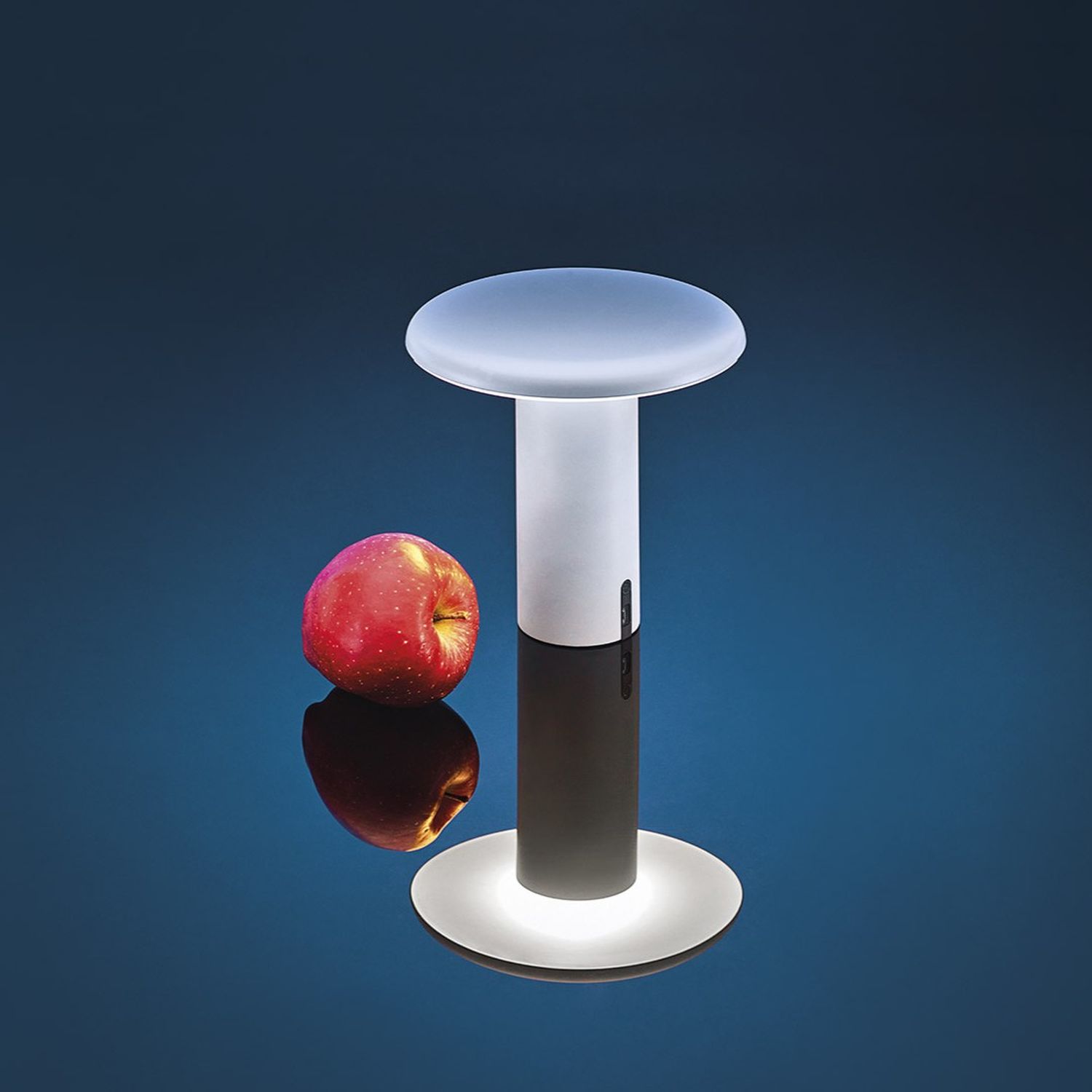 Takku Kabellose Tischlampe von Artemide