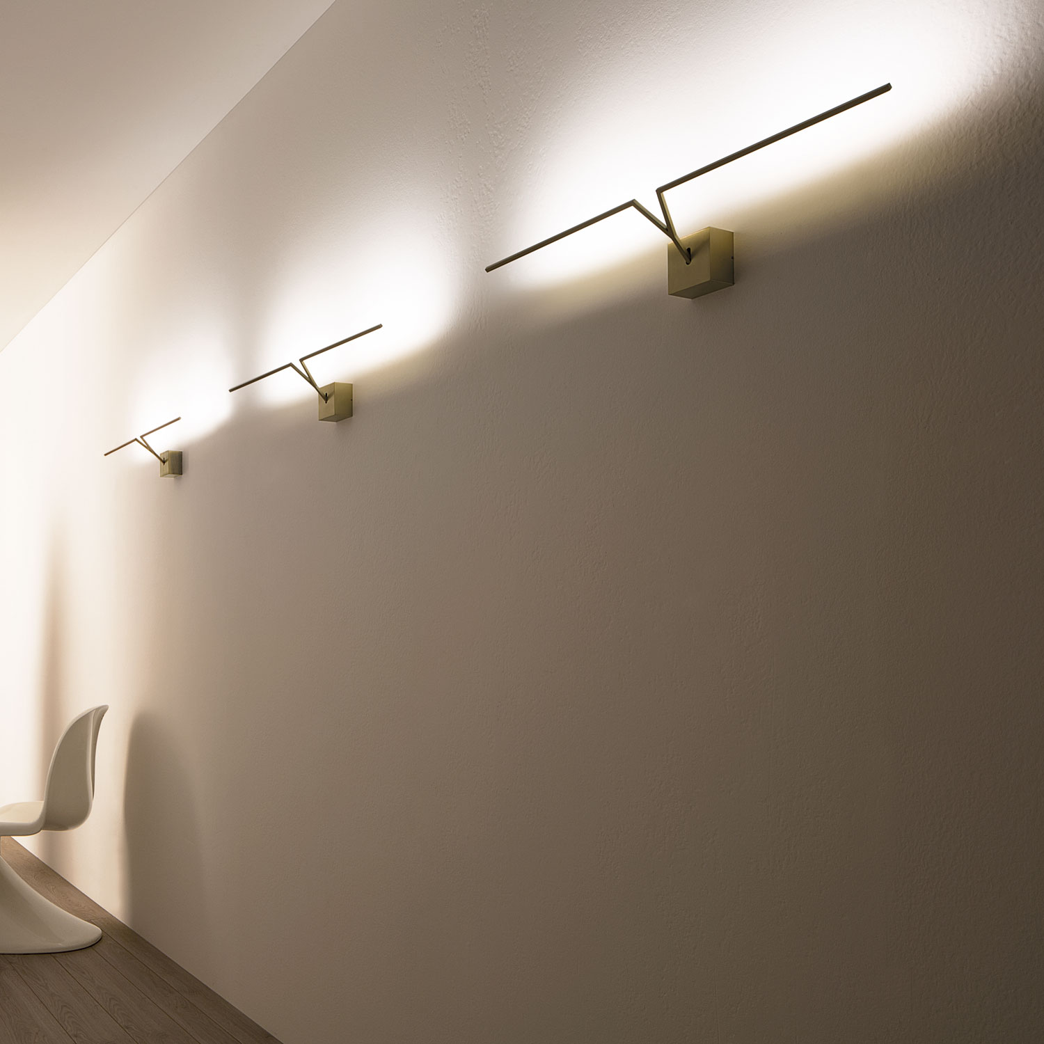 Ypsilon LED Spiegelleuchte von Icone