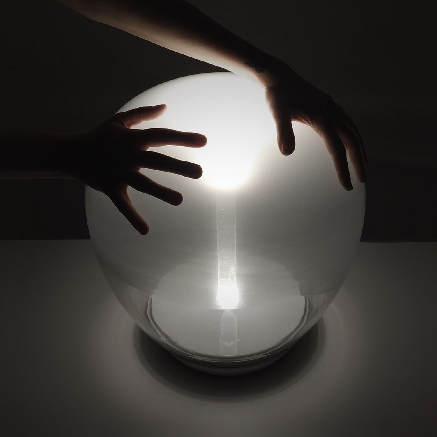 Tischleuchte EMPATIA TABLE von Artemide