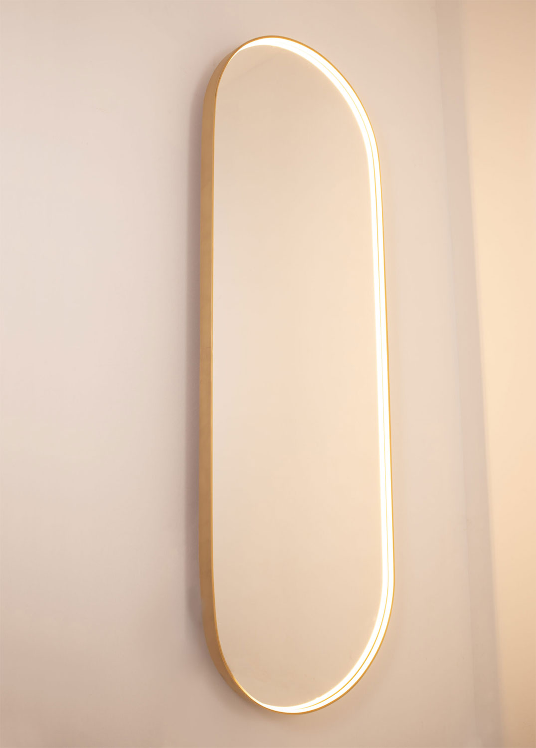 Ovaler Messing Spiegel mit LED Beleuchtung