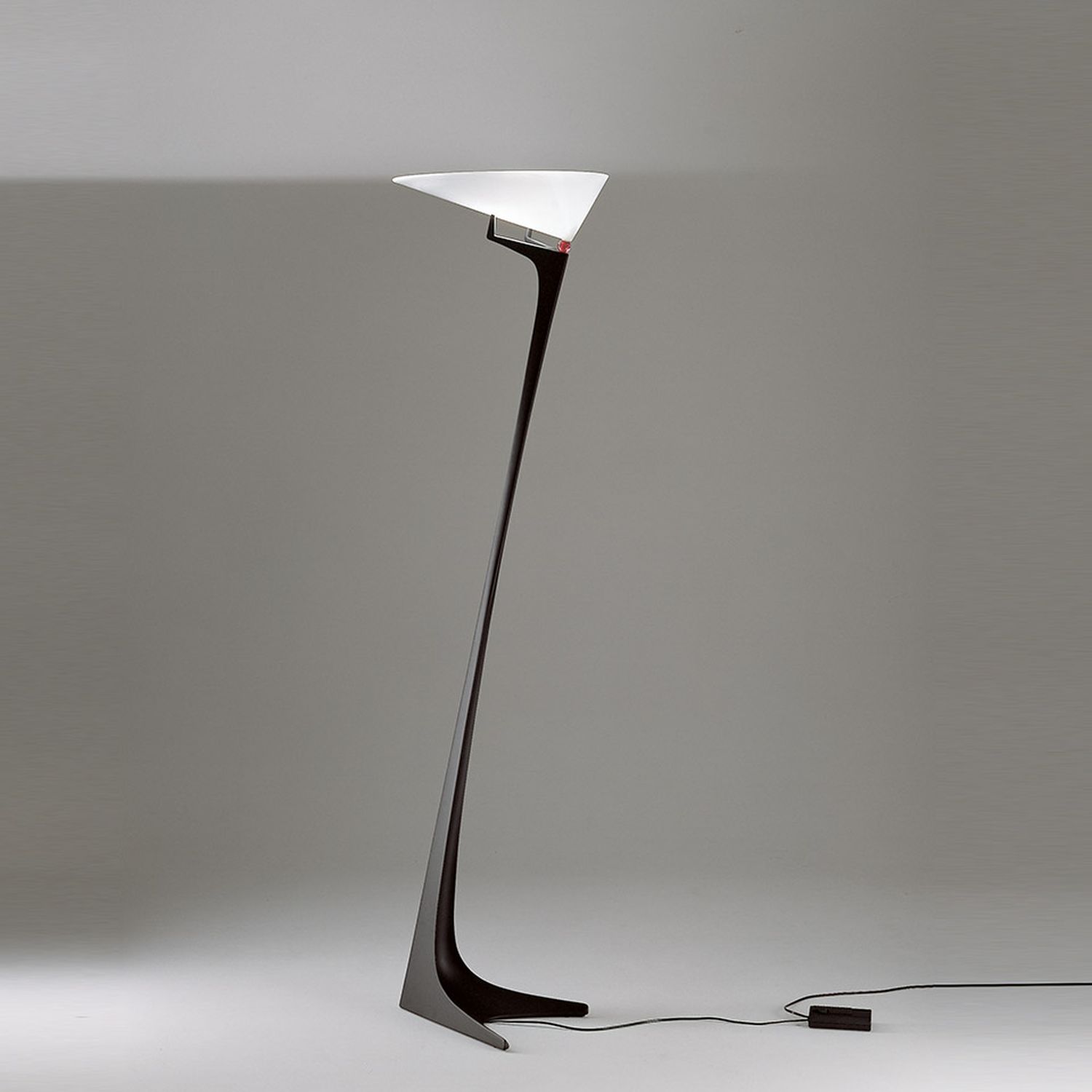 Stehlampe MONTJUIC von Artemide