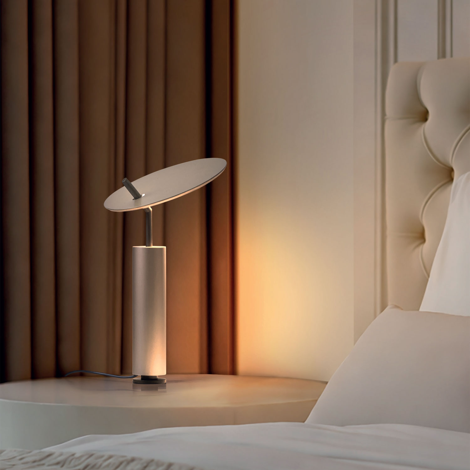 LUÀ L LED Designer Tischlampe von Icone