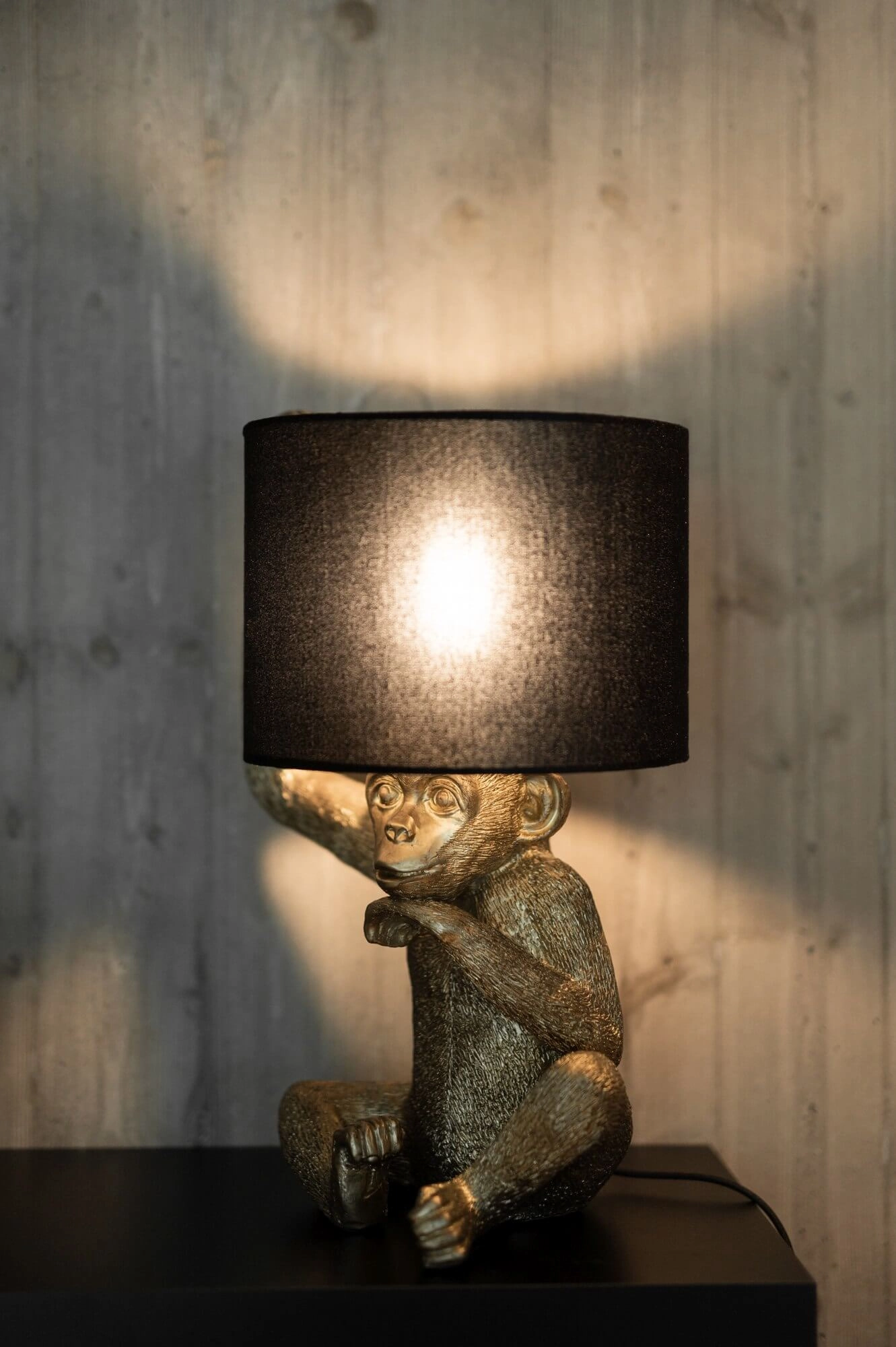 Monkey-shaped table lamp, Chimp by Lucide