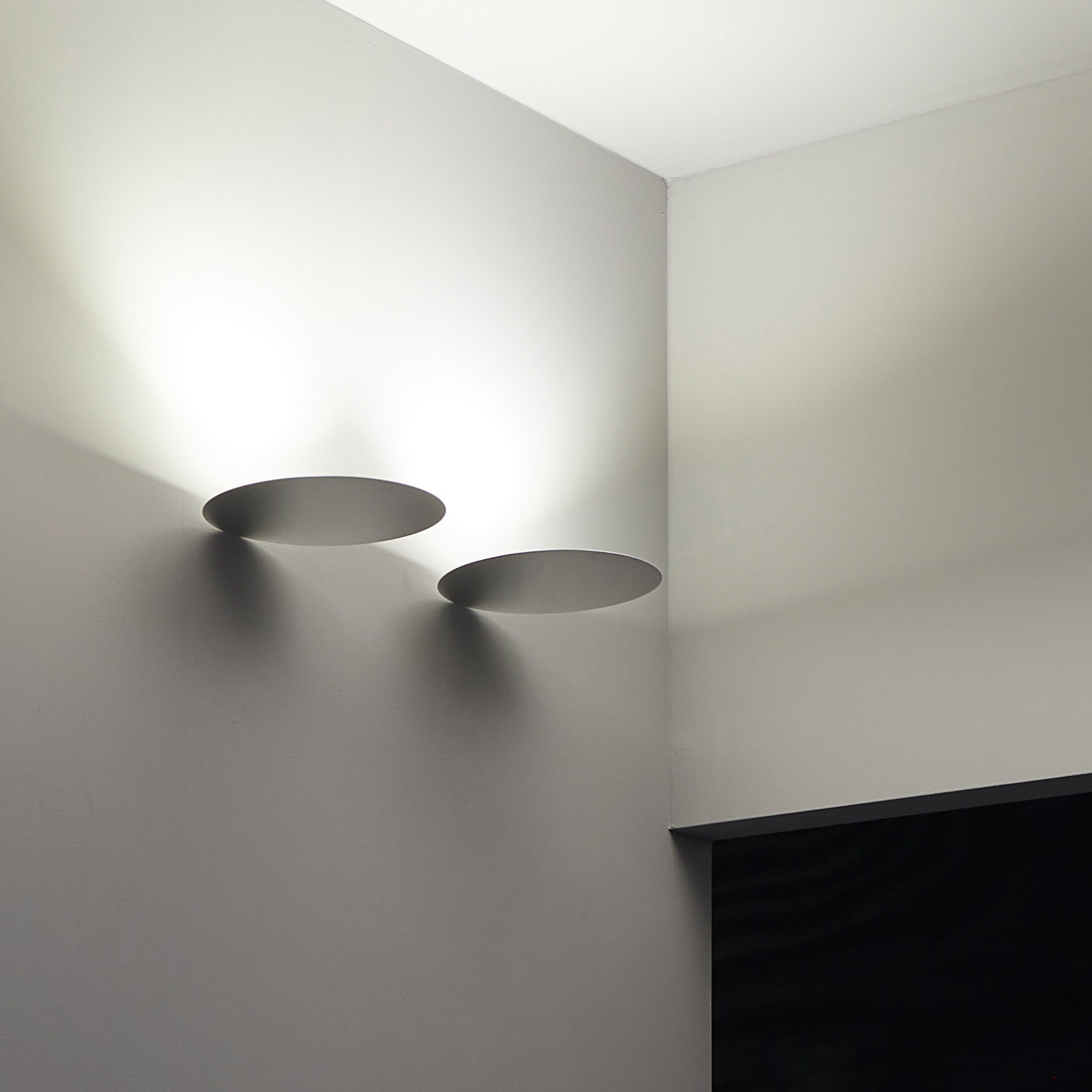 Millimetro applique a LED di Luceplan