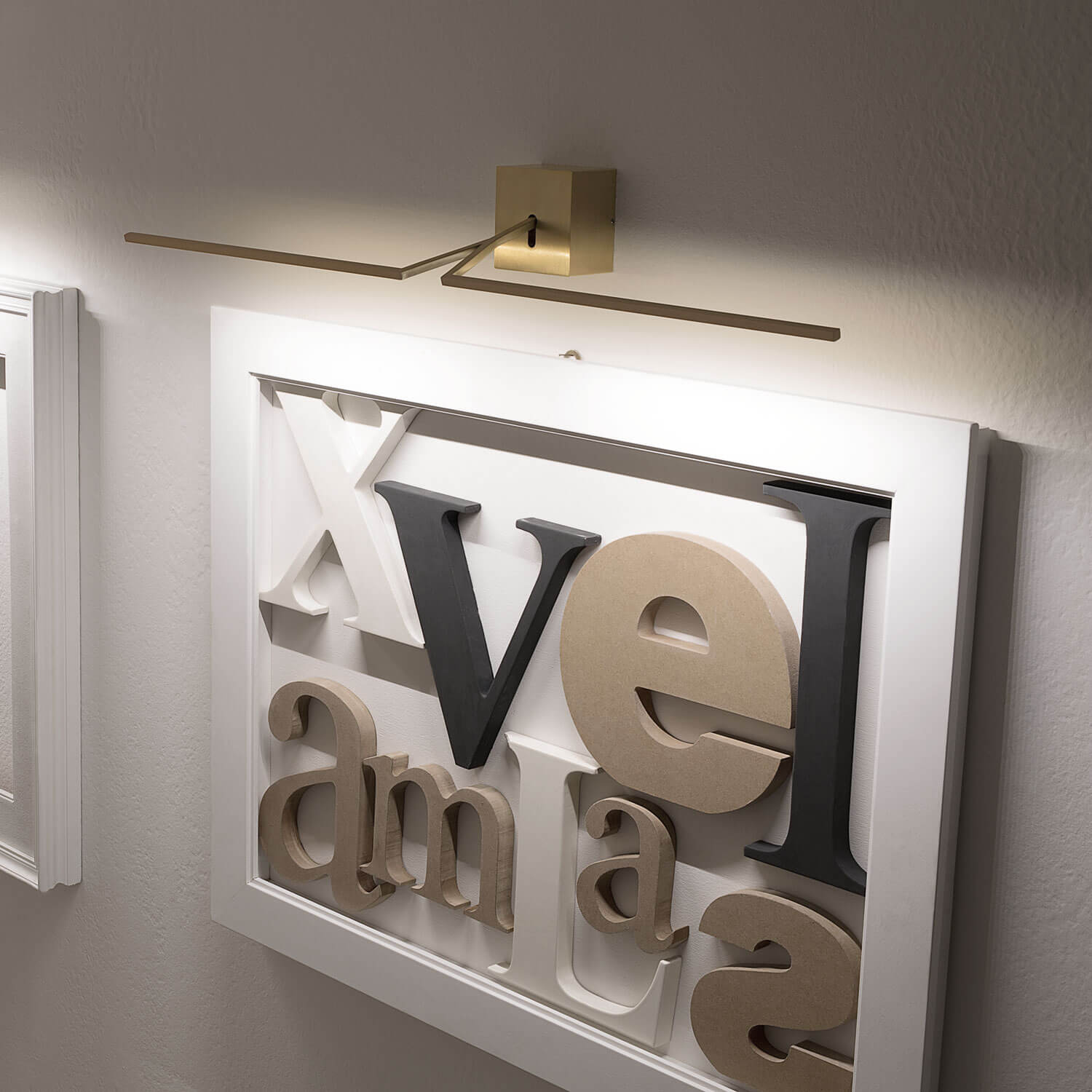 Ypsilon LED Spiegelleuchte von Icone