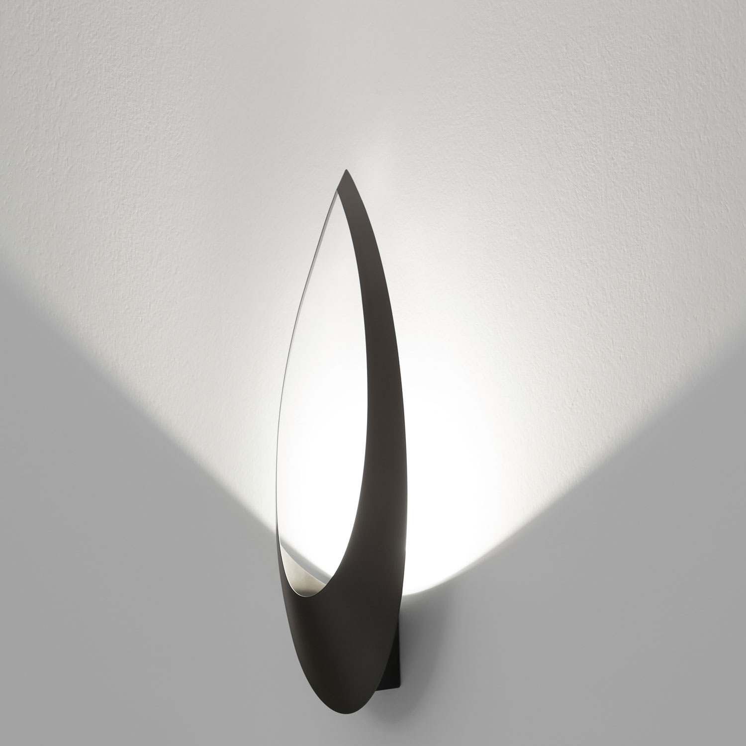 Blum LED Wandleuchte von Lumen Center Italia